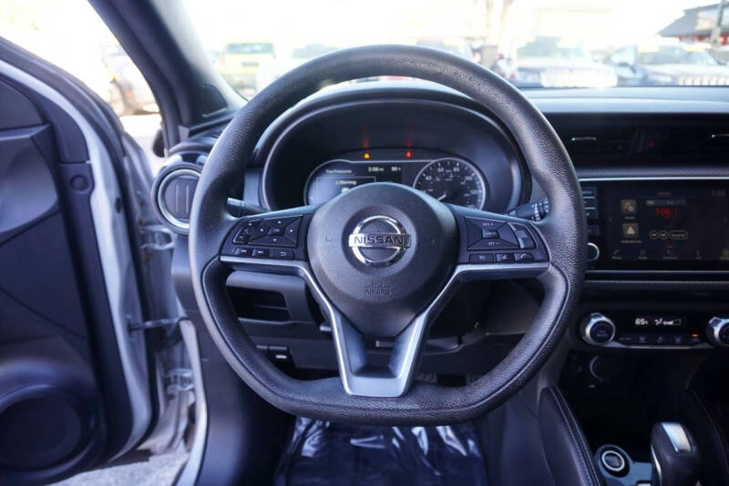 2020 Nissan Kicks SV