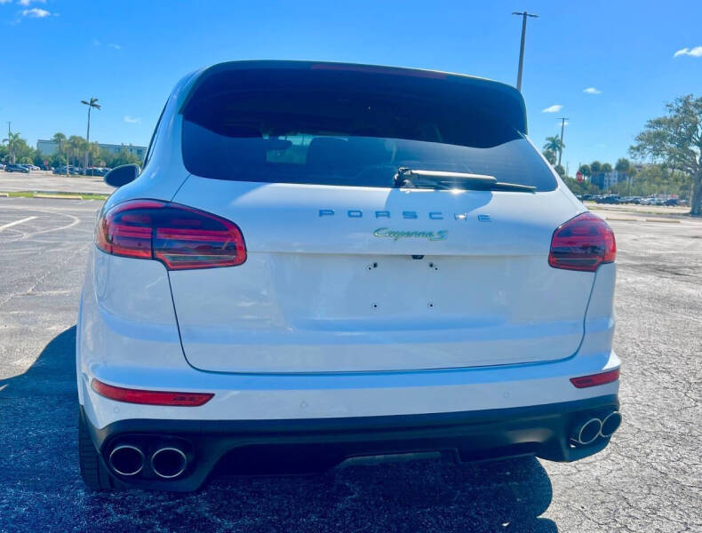 2017 Porsche Cayenne S E-Hybrid Platinum Edition