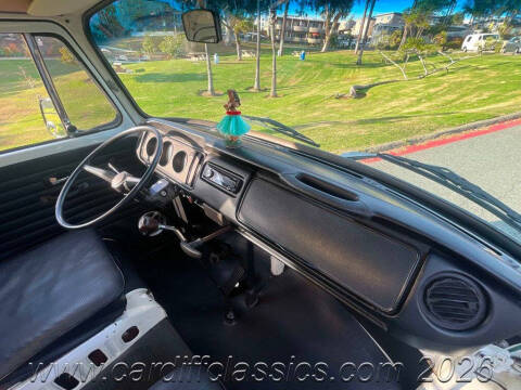 1971 Volkswagen Westfalia Pop Up