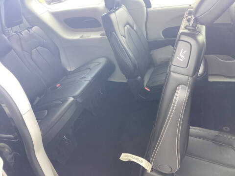 2020 Chrysler Voyager LXi