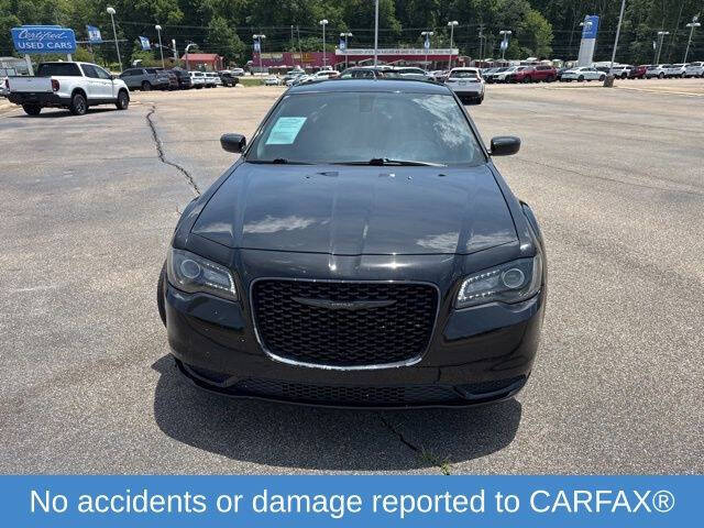 2021 Chrysler 300