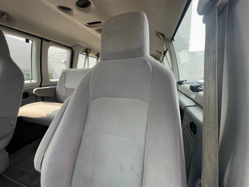 2010 Ford E-Series E-350 SD XLT