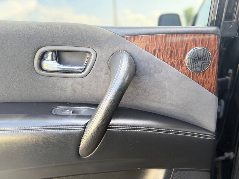 2017 Nissan Armada SV
