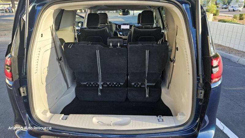 2023 Chrysler Pacifica Plug-In Hybrid Limited