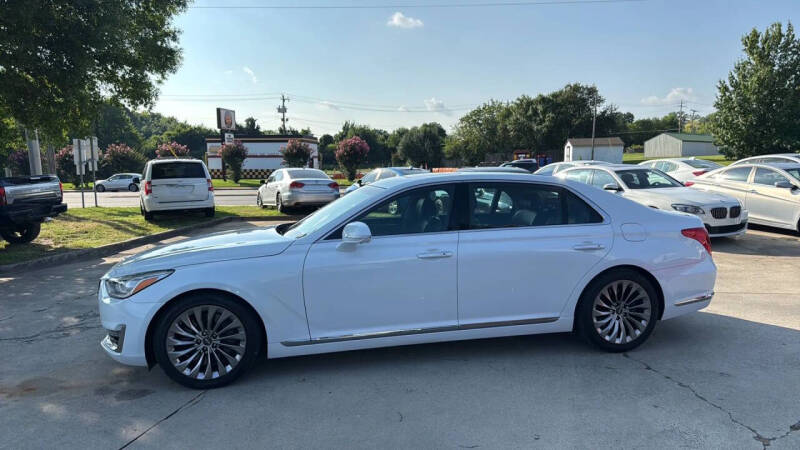 2017 Genesis G90