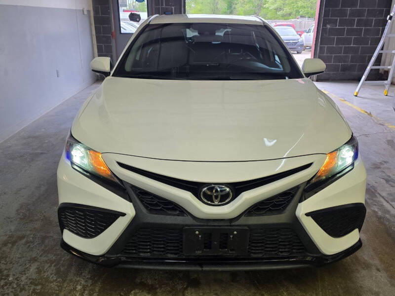 2021 Toyota Camry SE's photo