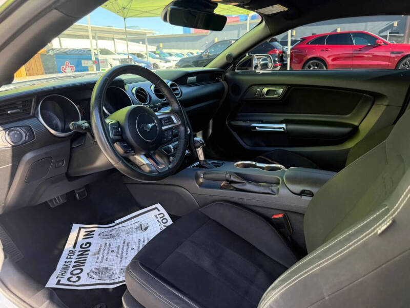 2022 Ford Mustang