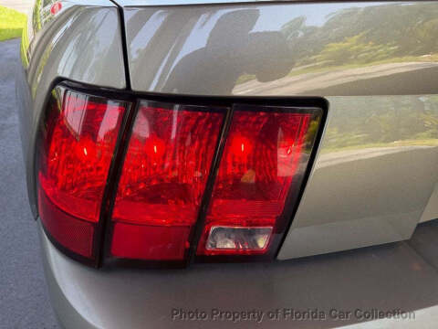 2002 Ford Mustang Deluxe