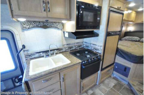 2015 Thor Motor Coach Four Winds Beach Cruiser