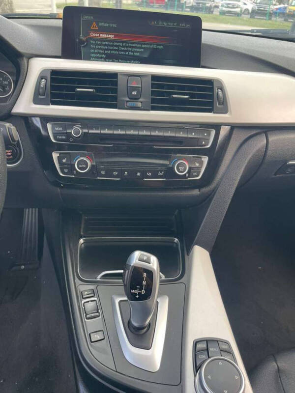 2017 BMW 3 Series 320i xDrive