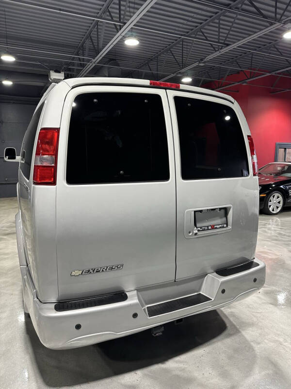 2017 Chevrolet Express 2500
