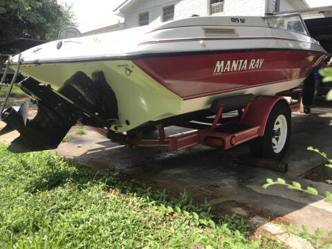 1993 MANTA RAY SKI BOAT