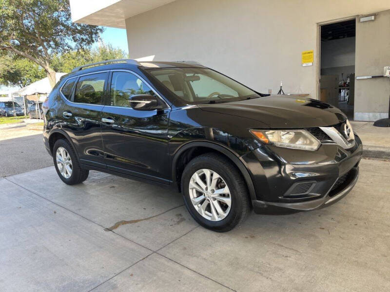 Used 2014 Nissan Rogue SV with VIN 5N1AT2MT9EC811776 for sale in Davie, FL