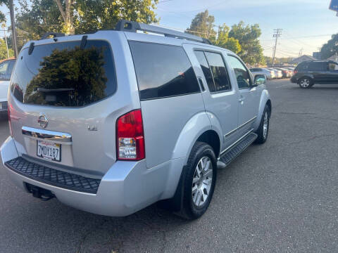 2011 Nissan Pathfinder S