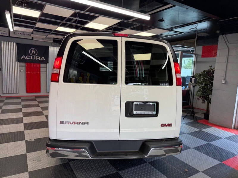 2024 GMC Savana 2500