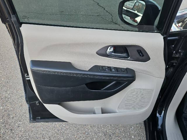 2022 Chrysler Pacifica Touring L