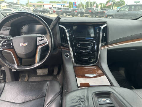 2018 Cadillac Escalade ESV Luxury