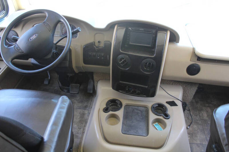 2015 Thor Motor Coach Challenger 37DT