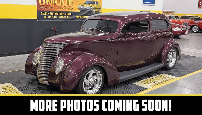 1937 Ford Deluxe