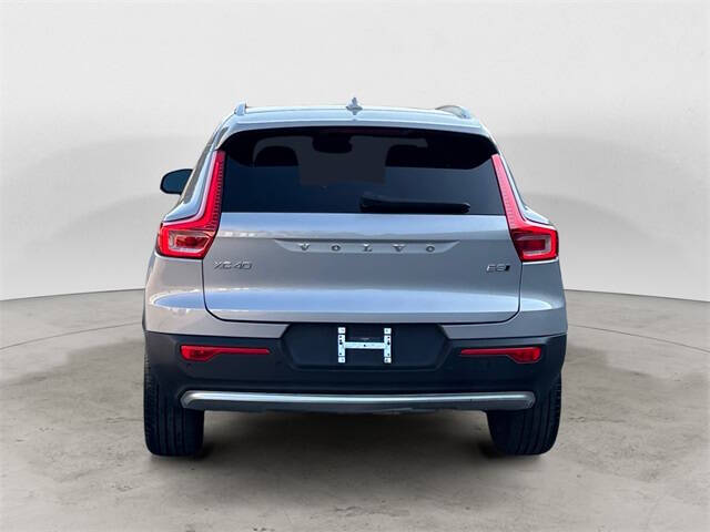 2023 Volvo XC40 B5 Plus Bright Theme