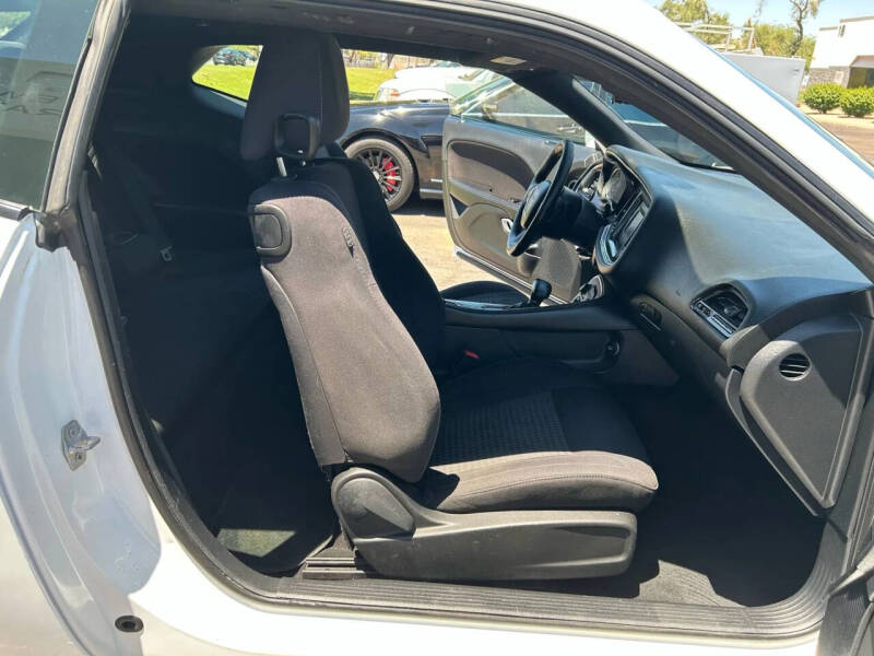 2015 Dodge Challenger SXT