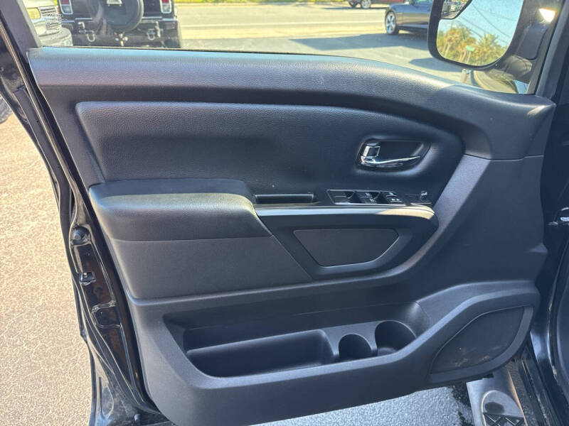 2018 Nissan Titan SV