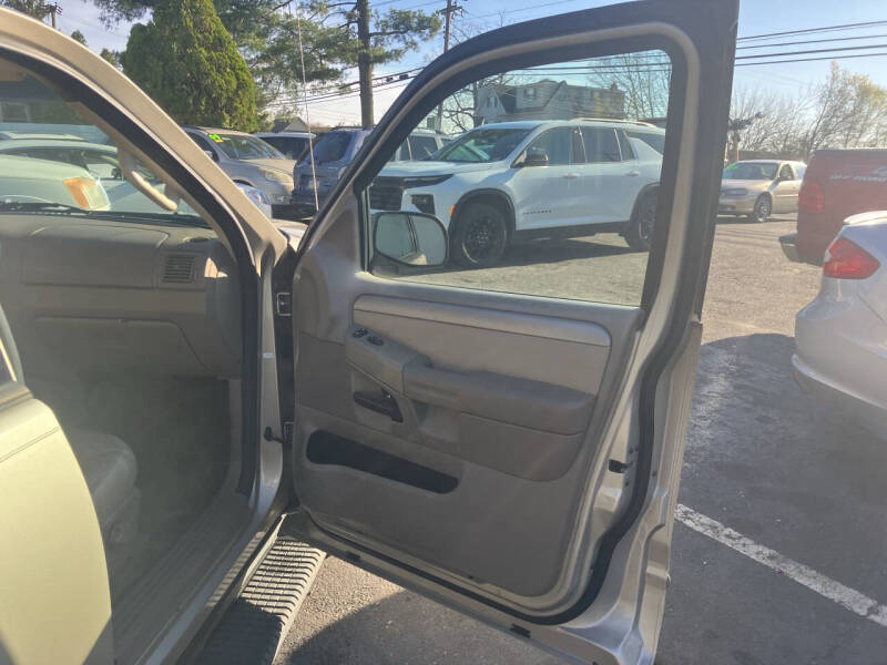 2004 Ford Explorer XLT