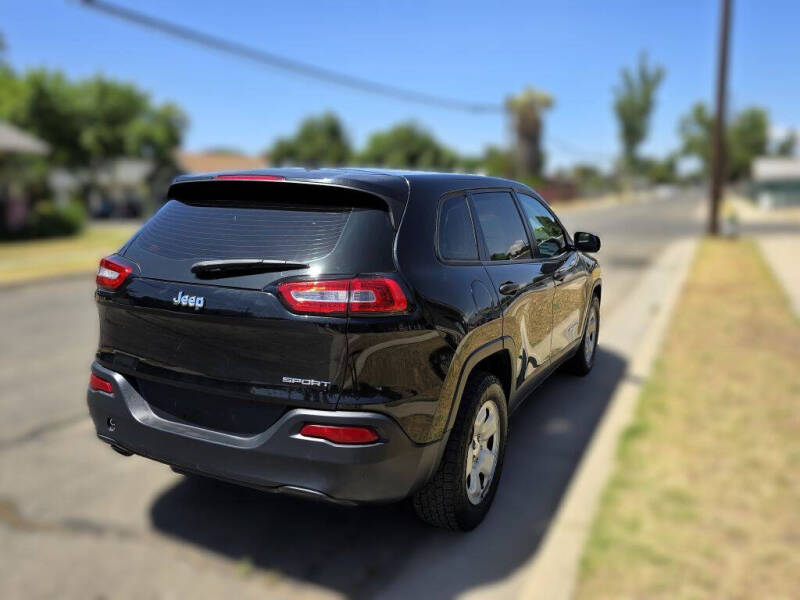 2016 Jeep Cherokee Sport