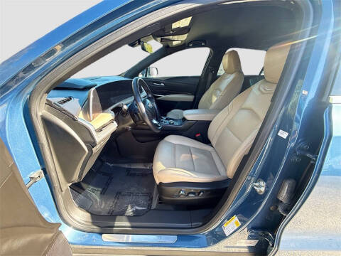 2024 Cadillac XT4 Premium Luxury