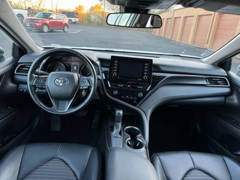 2021 Toyota Camry SE photo 14