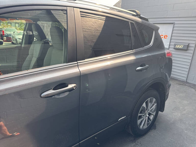 2017 Toyota RAV4 Hybrid XLE