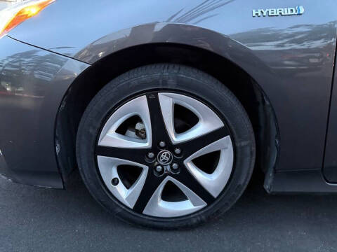 2016 Toyota Prius Three Touring