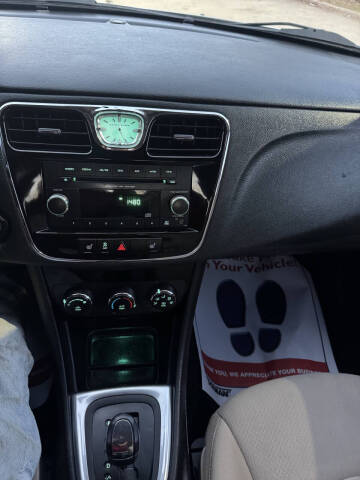 2012 Chrysler 200 LX