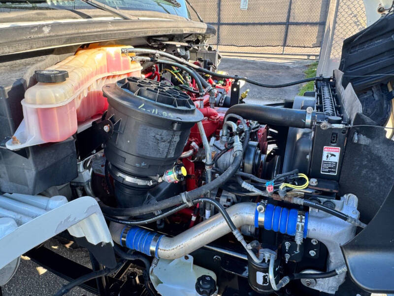 2017 Freightliner M2 106