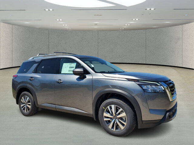 2024 Nissan Pathfinder SL