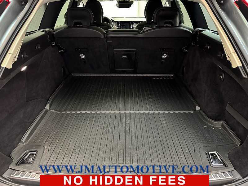 2019 Volvo V90 Cross Country T5