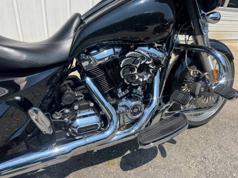 2017 Harley-Davidson FLHX -