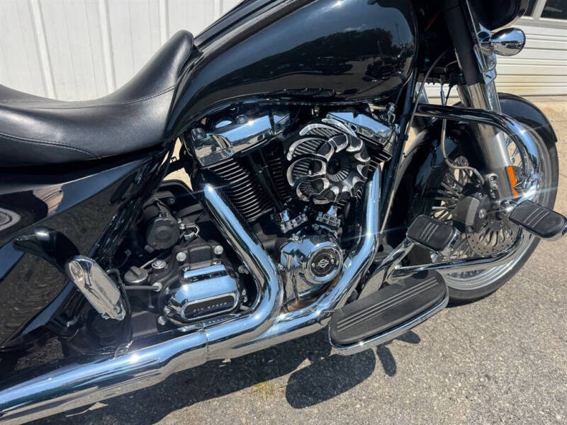 2017 Harley-Davidson FLHX -