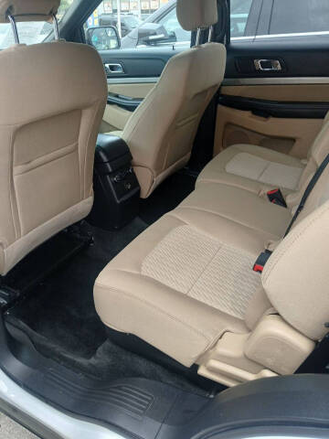 2017 Ford Explorer