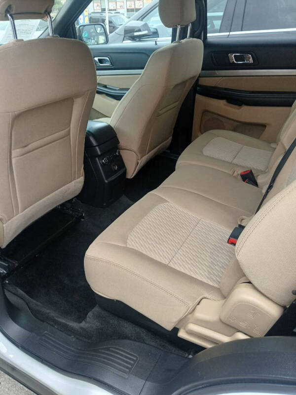 2017 Ford Explorer