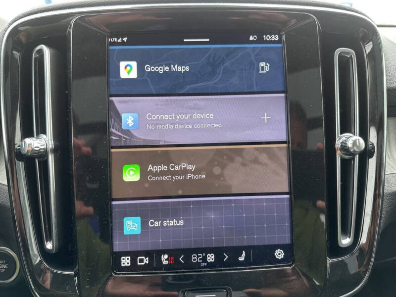 2025 Volvo XC40 B5 Core Bright Theme