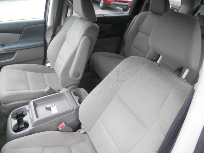 2015 Honda Odyssey EX photo 17