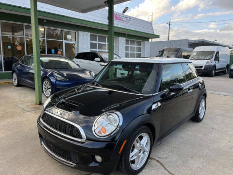 2009 MINI Cooper for sale at Auto Outlet Inc. in Houston TX