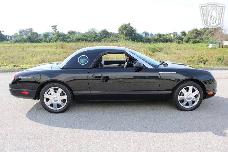 2005 Ford Thunderbird Deluxe