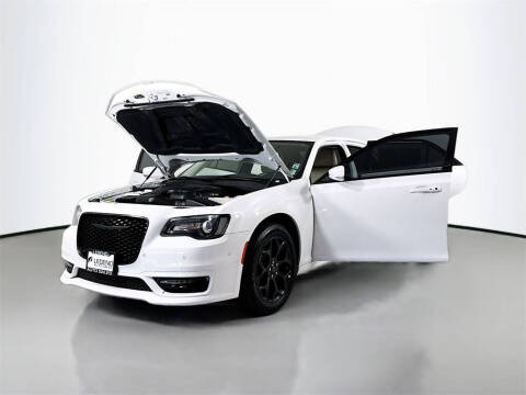 2023 Chrysler 300 Touring L