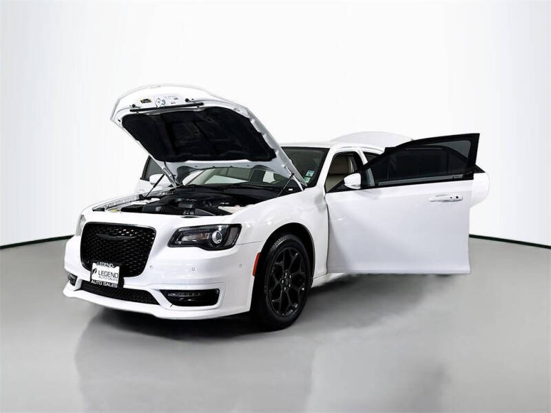 2023 Chrysler 300 Touring L
