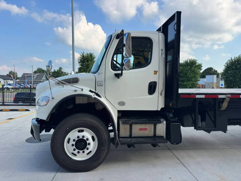 2015 Freightliner M2 106