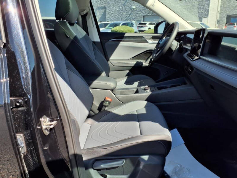 2025 Volkswagen Tiguan SE 4Motion