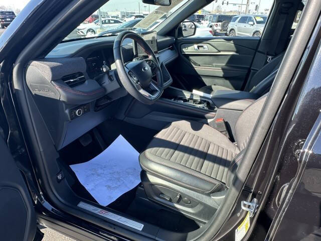 2025 Ford Explorer ST-Line
