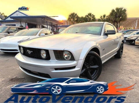 2005 Ford Mustang GT Deluxe
